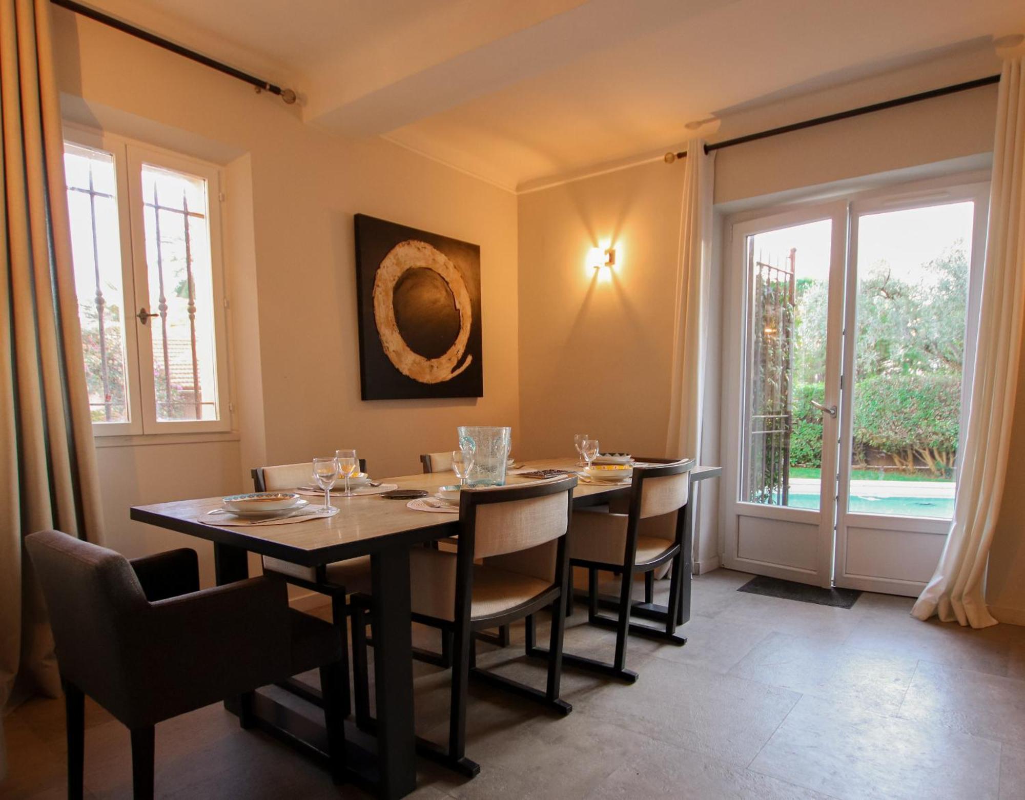 Les Coteaux Villa *